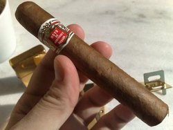 tabaco hoyo de monterrey.jpg